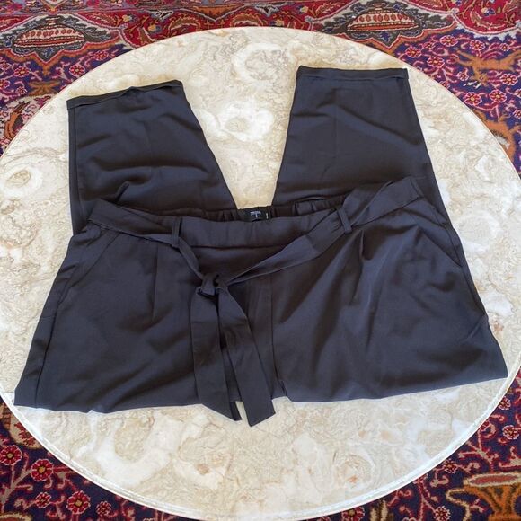 NWT Tahari Tapered Loose Fit Pull On Trousers - Picture 5 of 11